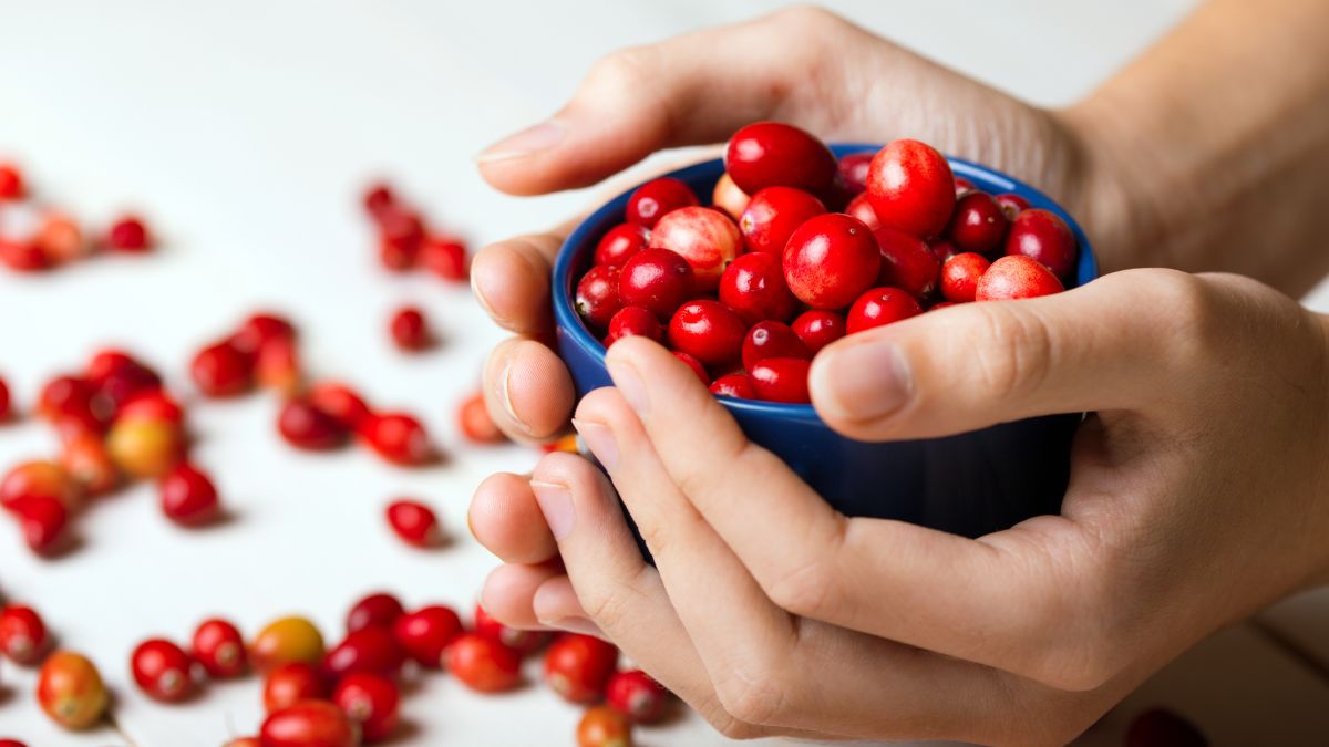 5 Amazing Health Benefits Of Cranberries That Make Them A Superfruit