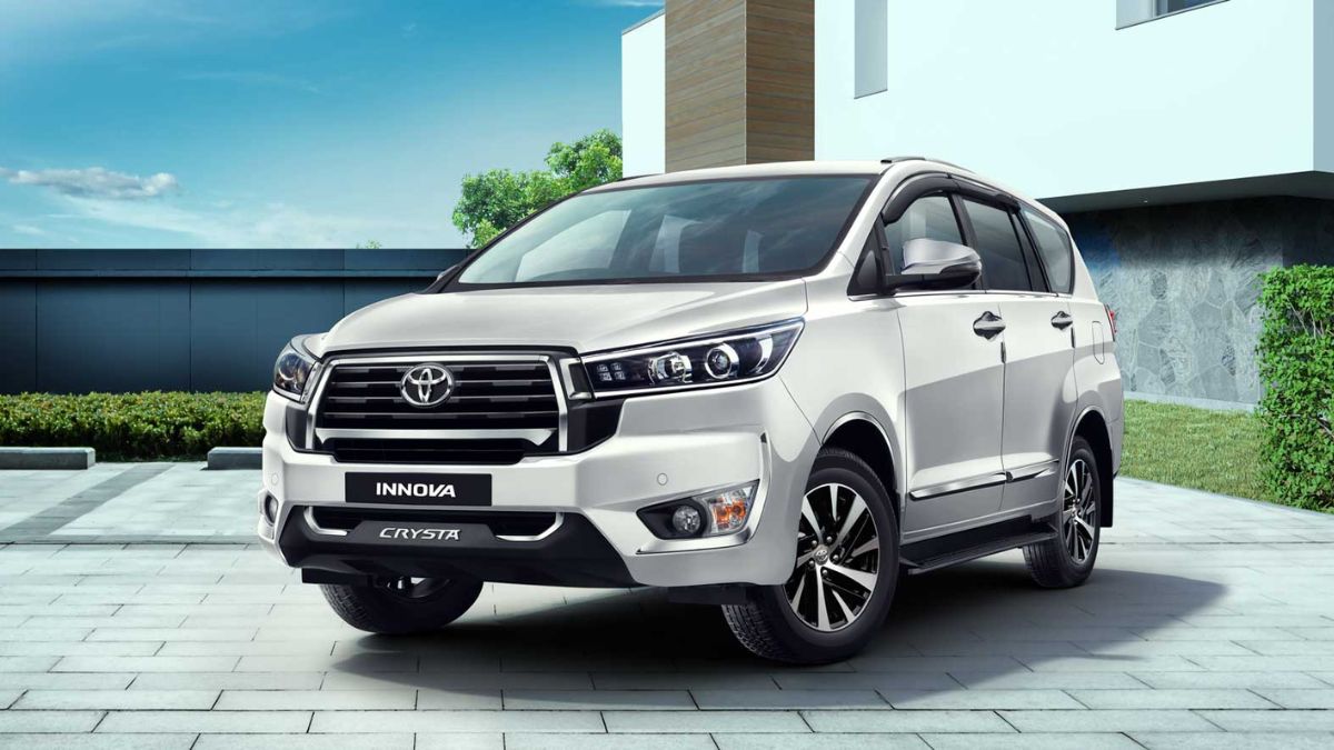 toyota-innova-crysta-gx-variant-with-14-new-features-launched-in-india-check-price-specs-of-new-midspec-variant