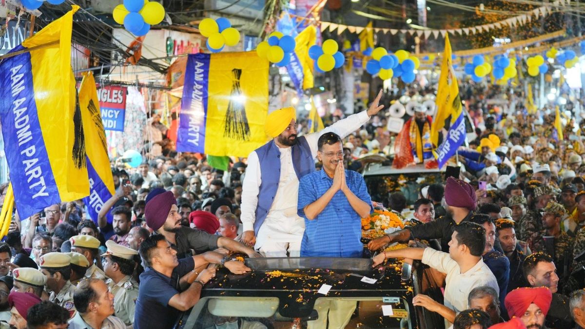 Mega Roadshows To LS Poll Predictions: How Kejriwal Spent First Day After Tihar Release | Updates