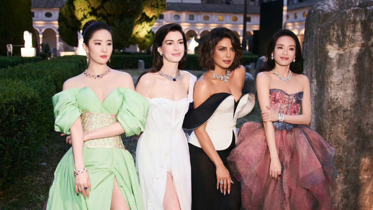priyanka-chopra-flaunts-her-short-hair-at-bulgari-event-in-rome-poses-with-anne-hathaway-see-photos