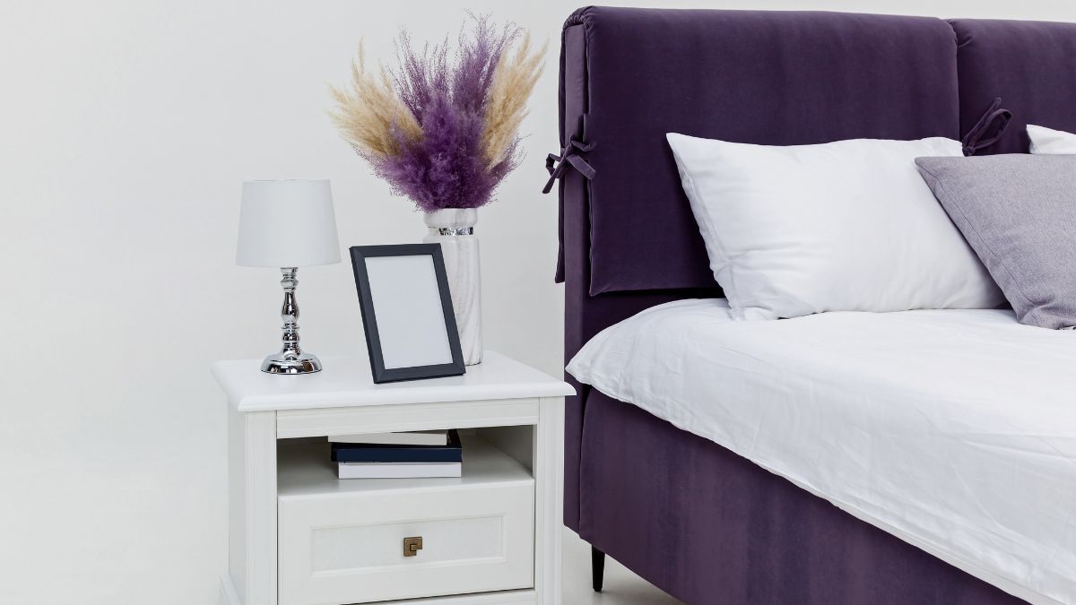 Keep THESE 7 Lucky Things Near Bedside Table As Per Vastu To Attract