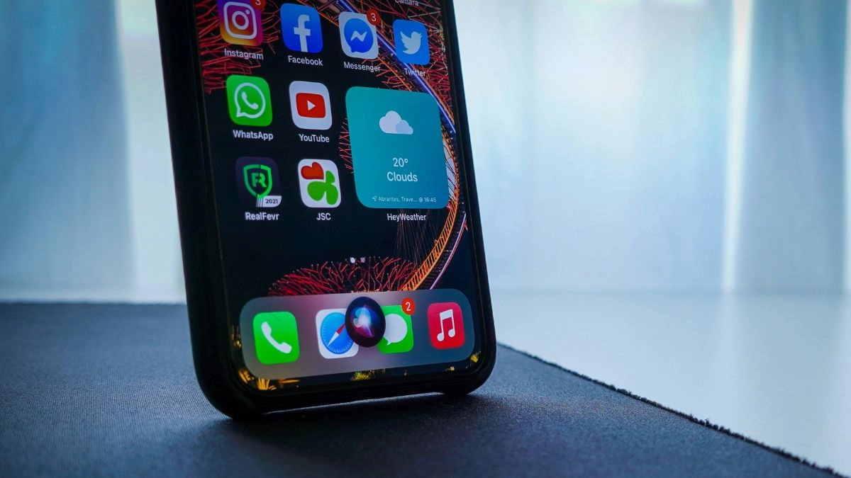ios-18-release-date-rumoured-to-fall-in-september-around-apple-iphone-16-series-launch-but-advanced-upgrades-for-apple-siri-may-debut-in-2025-report