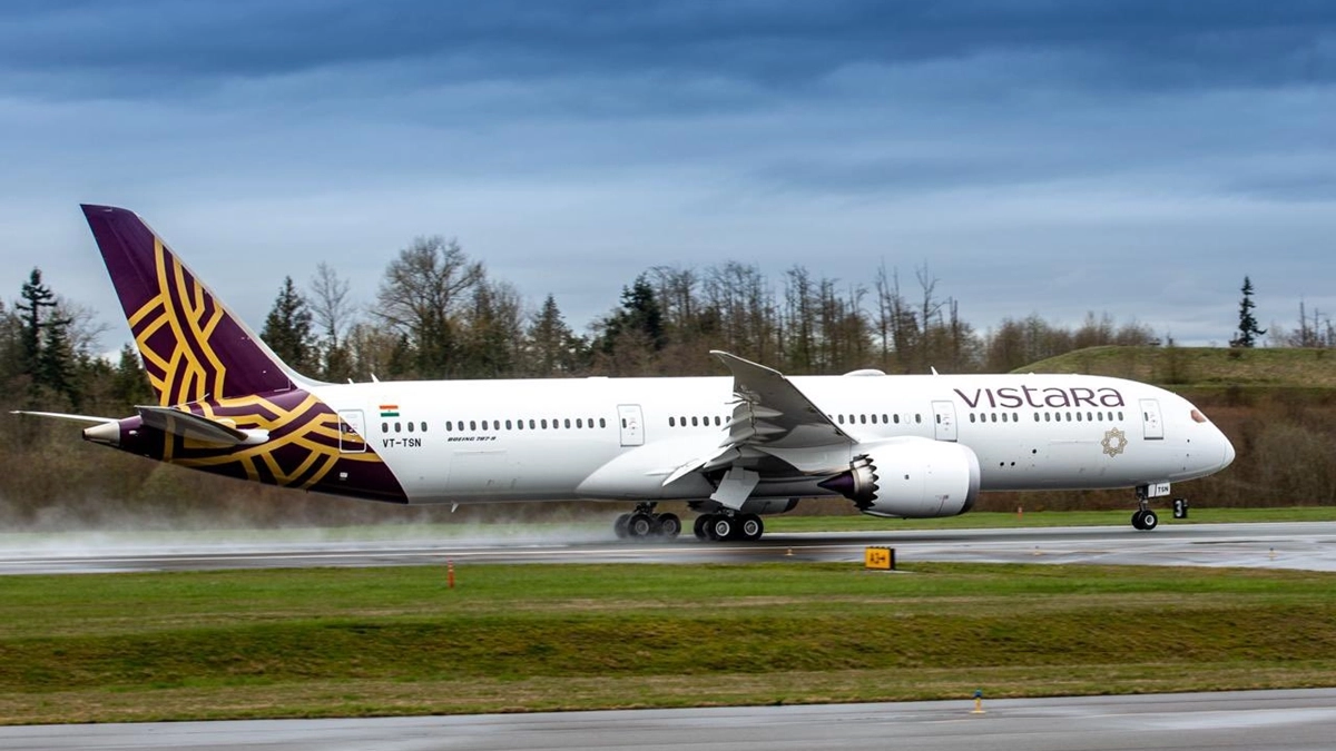 bomb-threat-vistara-flight-paris-mumbai-airport-emergency-alert-latest
