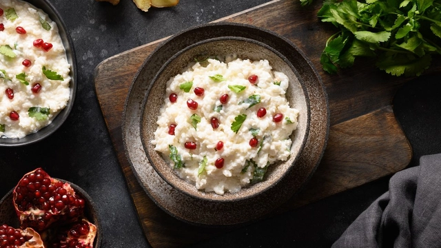 5-health-benefits-of-eating-curd-rice-for-healthy-and-cool-gut-this-summer