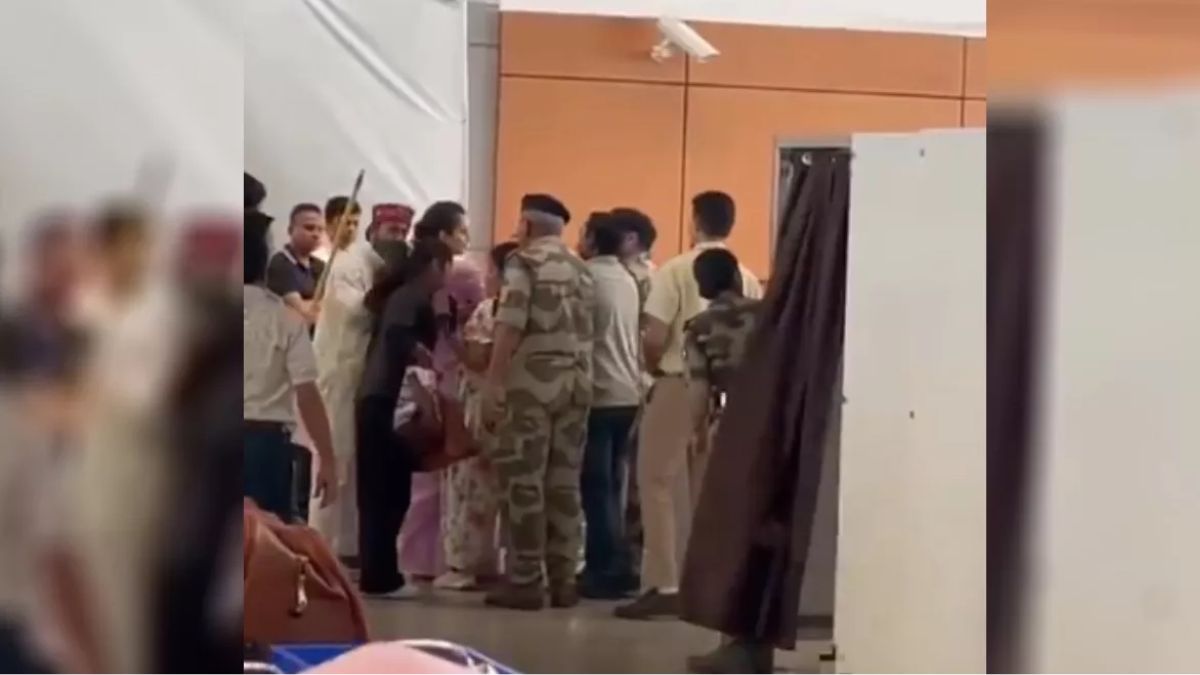 Kangana Ranaut Slapped By Security Staff At Chandigarh Airport, Mandi MP Reacts | Watch Video