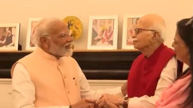 modi-meets-bjp-veterans-lk-advani-murli-manohar-joshi-after-nda-meeting-politics-top-news-updates
