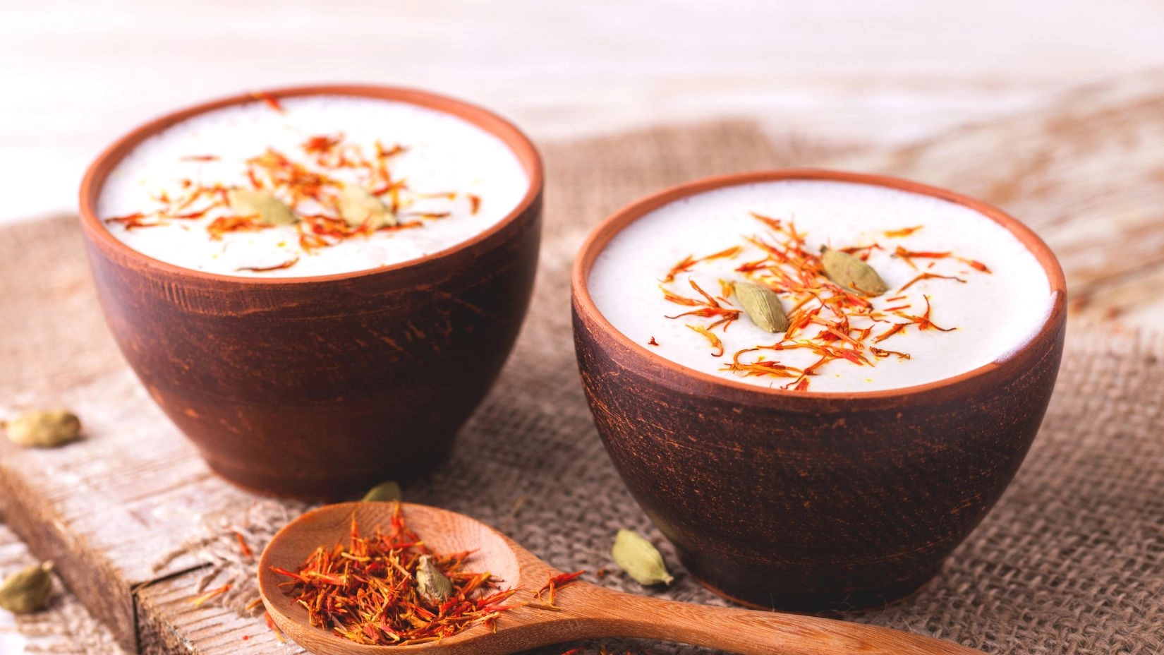 avoid-pairing-these-food-items-with-curd-to-prevent-indigestion