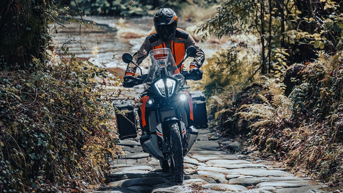 ktm-plans-to-sell-big-bikes-in-india-via-premium-dealership-network-what-we-know
