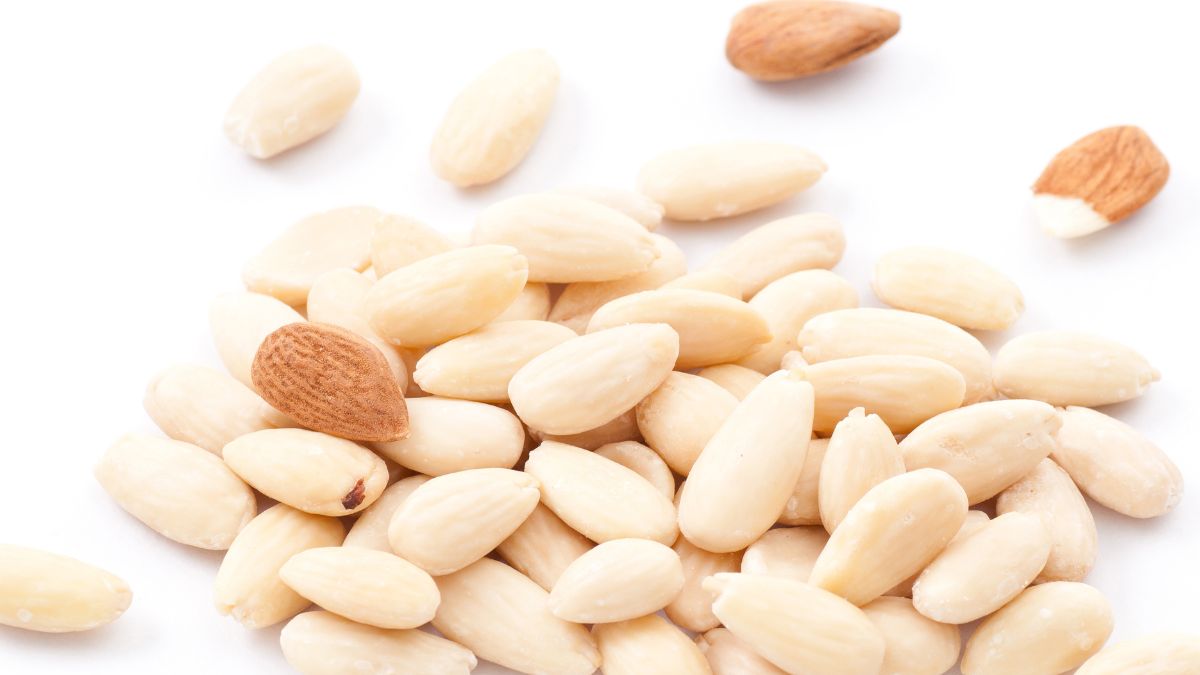 Ayurveda Expert Lists Out Benefits Of Eating Soaked And Peeled Almonds ...