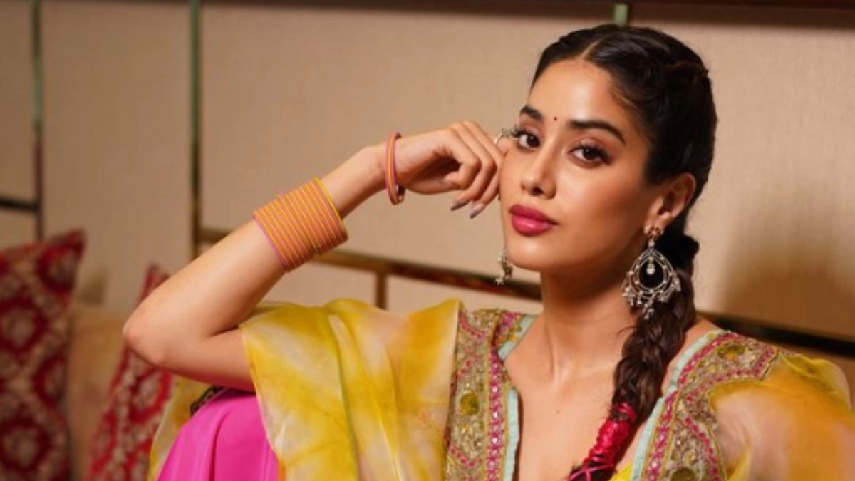 janhvi-kapoor-reveals-she-has-no-account-on-x-releases-official-statement-to-avoid-confusion