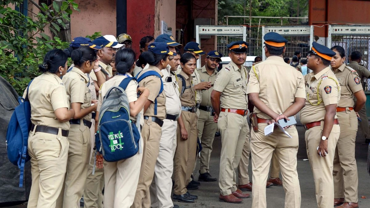 mumbai-bomb-threats-50-hospitals-get-threat-emails-jaslok-hospital-raheja-hospital-seven-hill-kohinoor-kem-jj-hospital