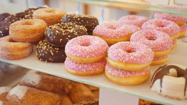 5-common-snacks-that-are-poisonous-for-your-gut-health