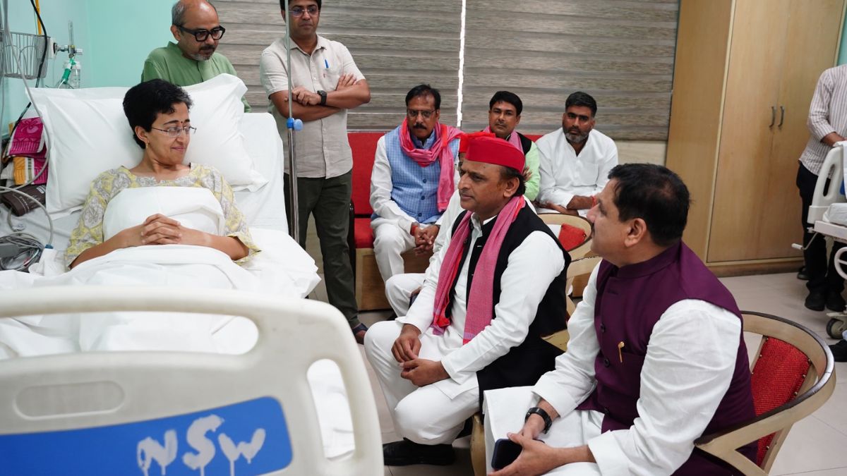 SP Chief Akhilesh Yadav Meets AAP Minister Atishi At Delhi's Lok Nayak ...