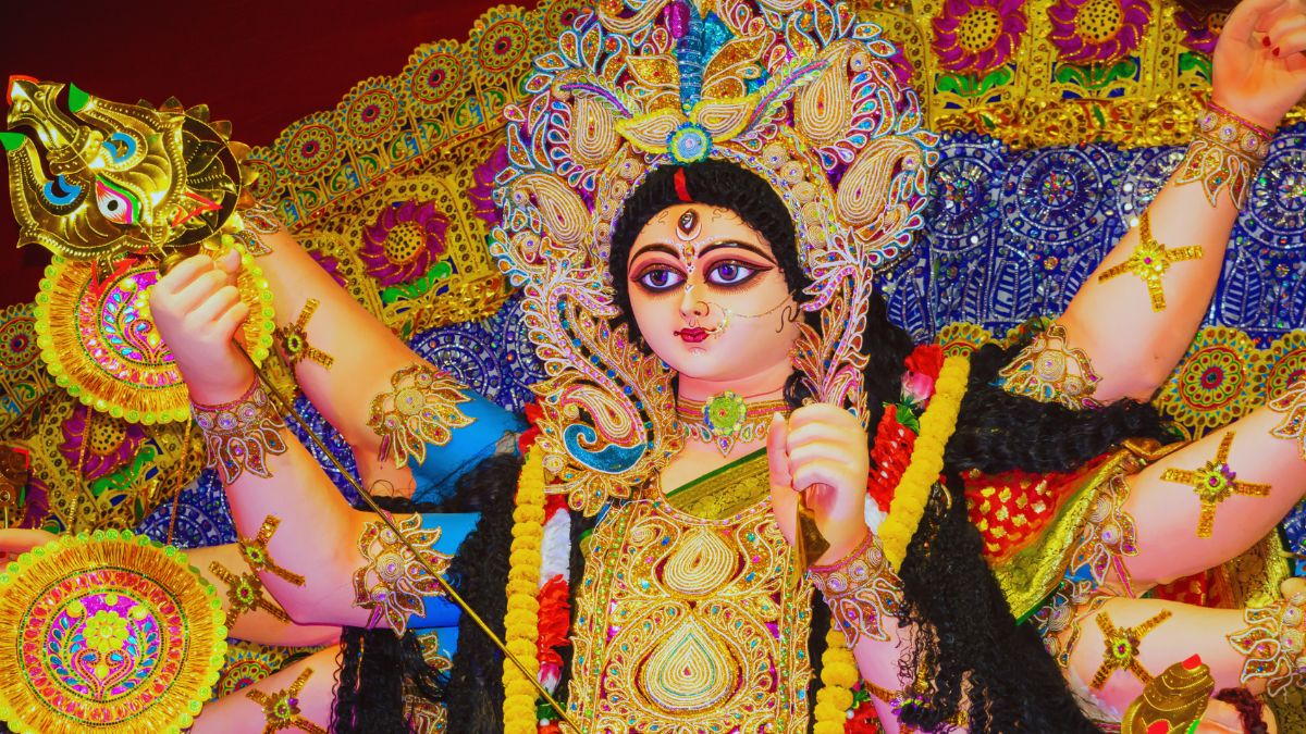 Durga Chalisa Lyrics In English And Hindi; Know The Benefits Of ...