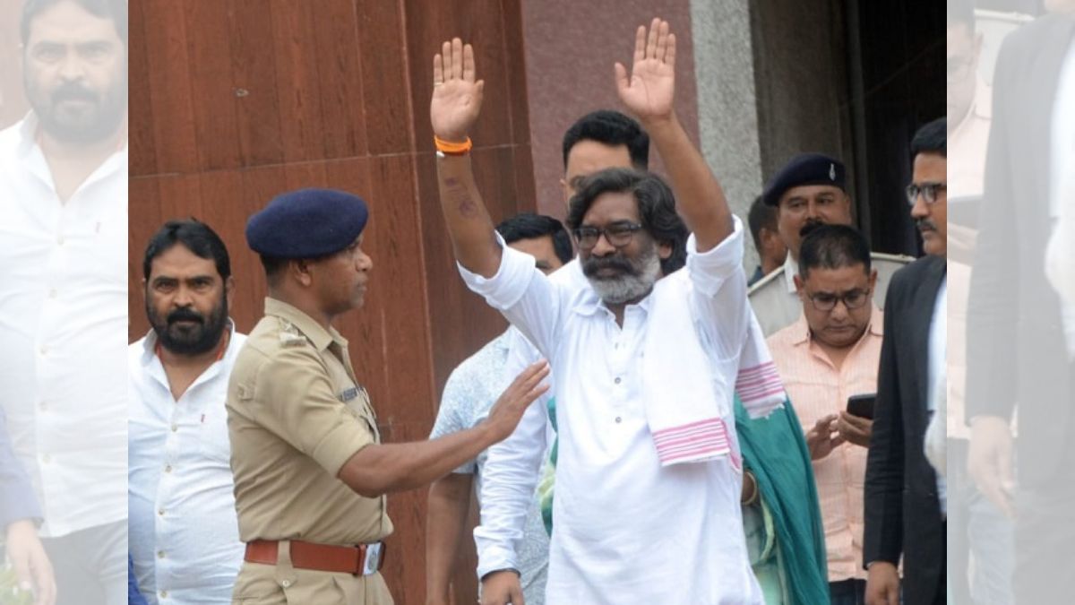 hemant-soren-release-jmm-leader-dons-white-kurta-beard-as-he-walks-out-of-ranchi-jail-after-five-months-land-scam-case-jharkhand