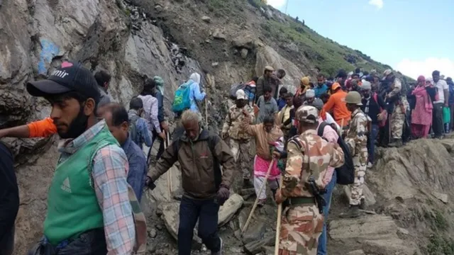 amarnath-yatra-2024-over-13000-pilgrims-visit-holy-cave-shrine-on-first-day-amid-tight-security