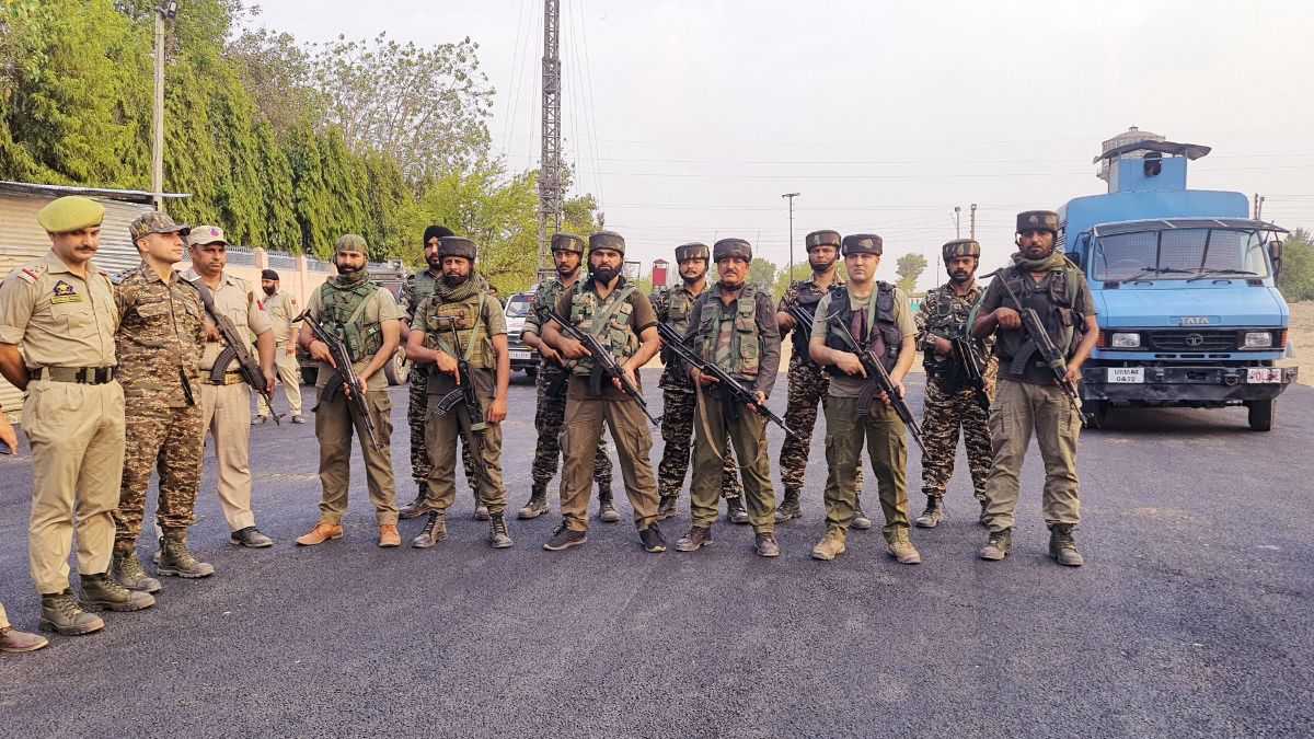 jk-police-deploy-960-specially-trained-policemen-in-border-areas-to-combat-infiltration-terrorism-on-lines-of-us-marines