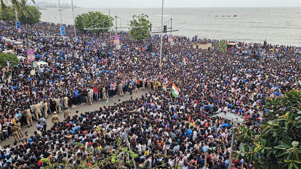 Team India Victory Parade: Several Fans Injured, Face Breathing Issues ...