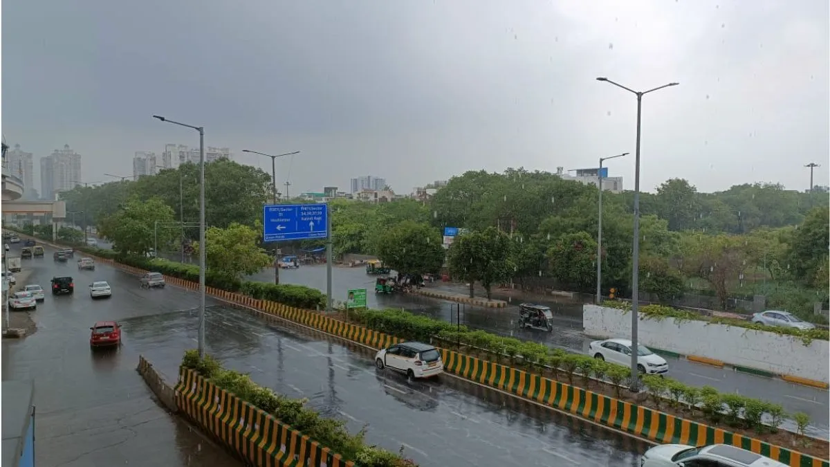 delhi-ncr-rain-today-moderate-to-heavy-rain-lashes-parts-of-delhi-noida-gurugram-temperature-drops-more-downpour-expected-this-week