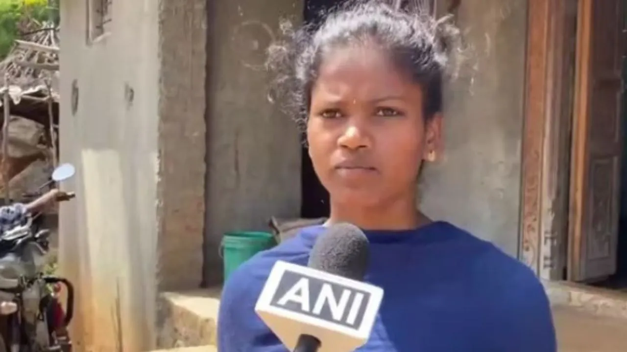 jee-success-story-rohini-tribal-teen-who-worked-as-a-daily-wage-worker-scores-738-in-jee-enrolls-at-nit-trichy