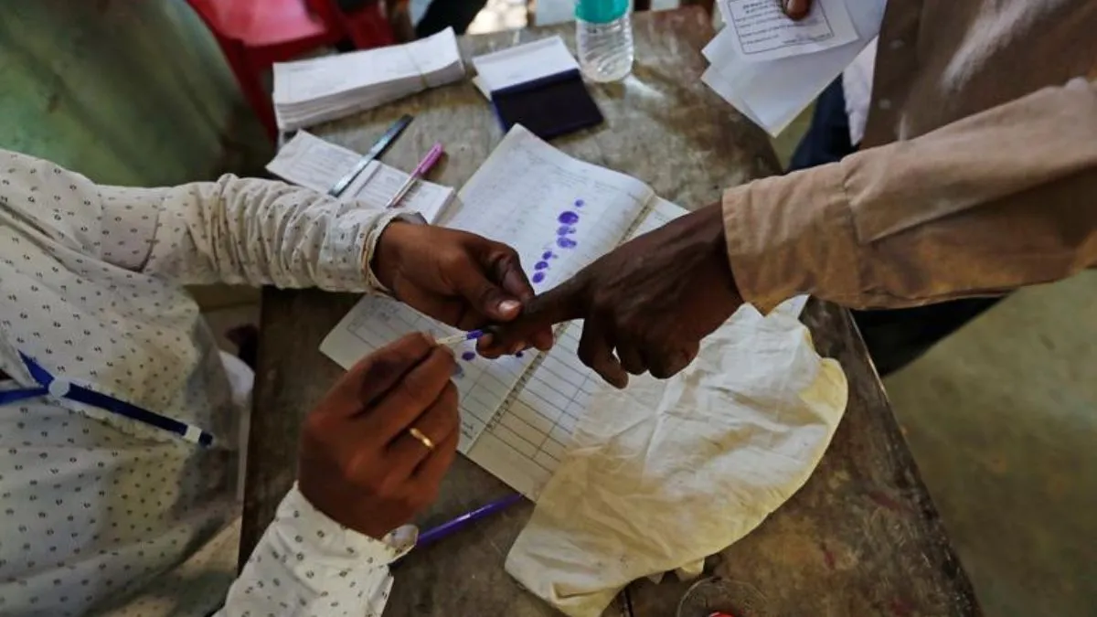 west-bengal-bypolls-scuffle-breaks-out-between-tmc-workers-bjp-manas-kumar-ghosh-at-polling-booth-in-raiganj