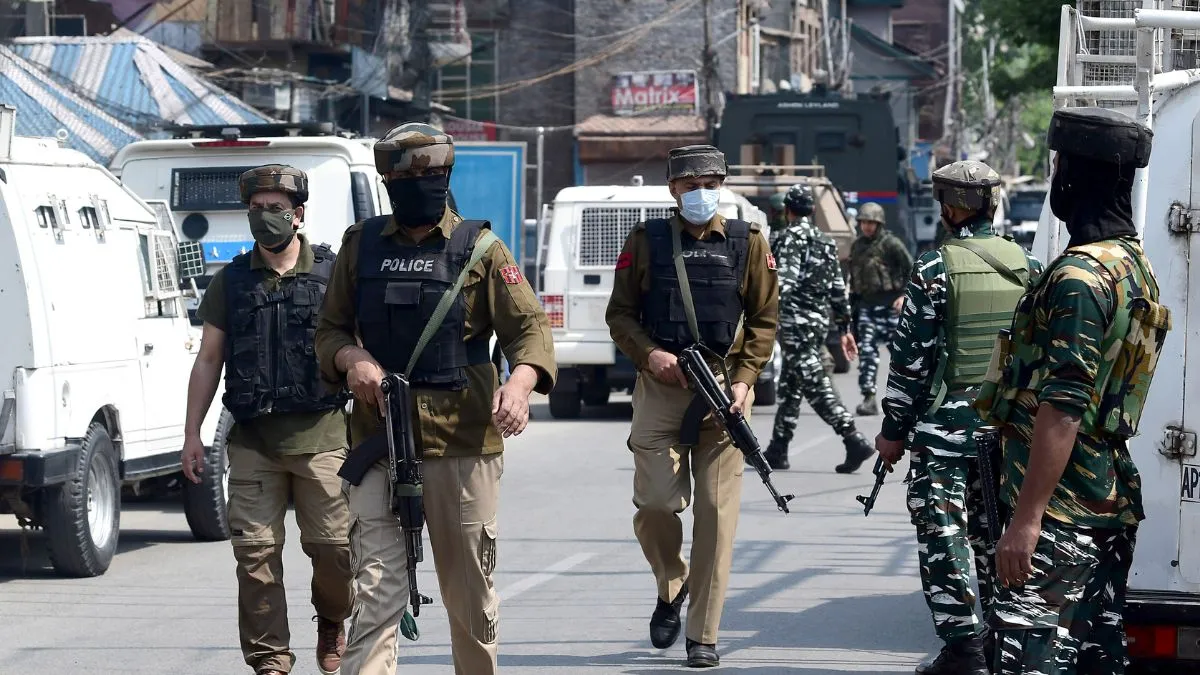 jammu-kashmir-sentry-opens-fire-after-suspicious-movement-udhampur-kathua-terrorist-attack-indian-army-updates