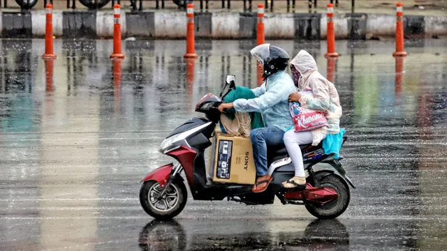 weather-updates-delhi-uttarakhand-himachal-to-witness-light-to-moderate-rain-check-statewise-forecast