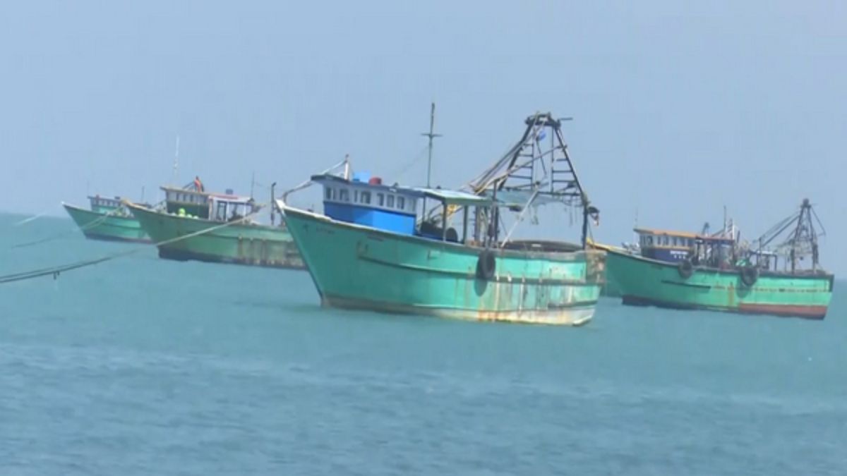 sri-lankan-navy-apprehends-13-indian-fishermen-from-tamil-nadu-seizes-three-boats