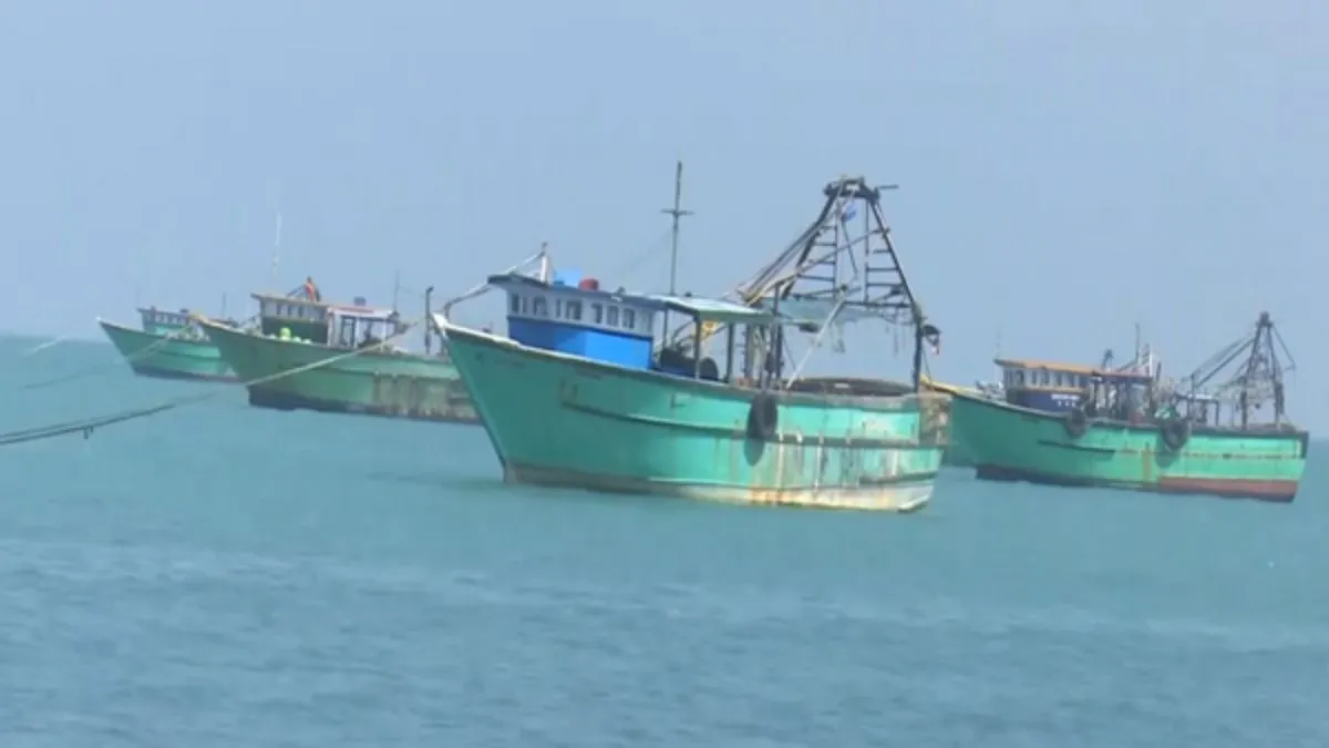 sri-lankan-navy-apprehends-13-indian-fishermen-from-tamil-nadu-seizes-three-boats
