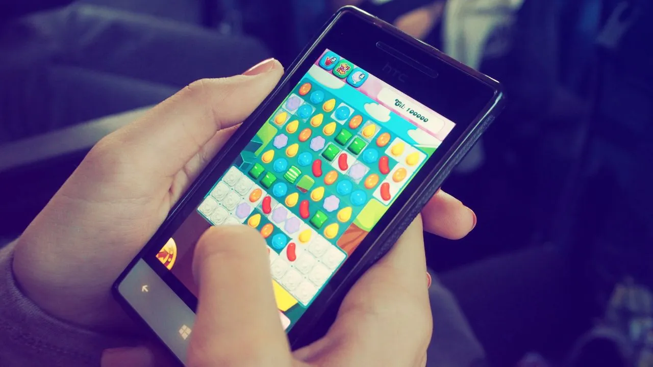 up-school-teacher-suspended-for-playing-candy-crush-during-work-hours
