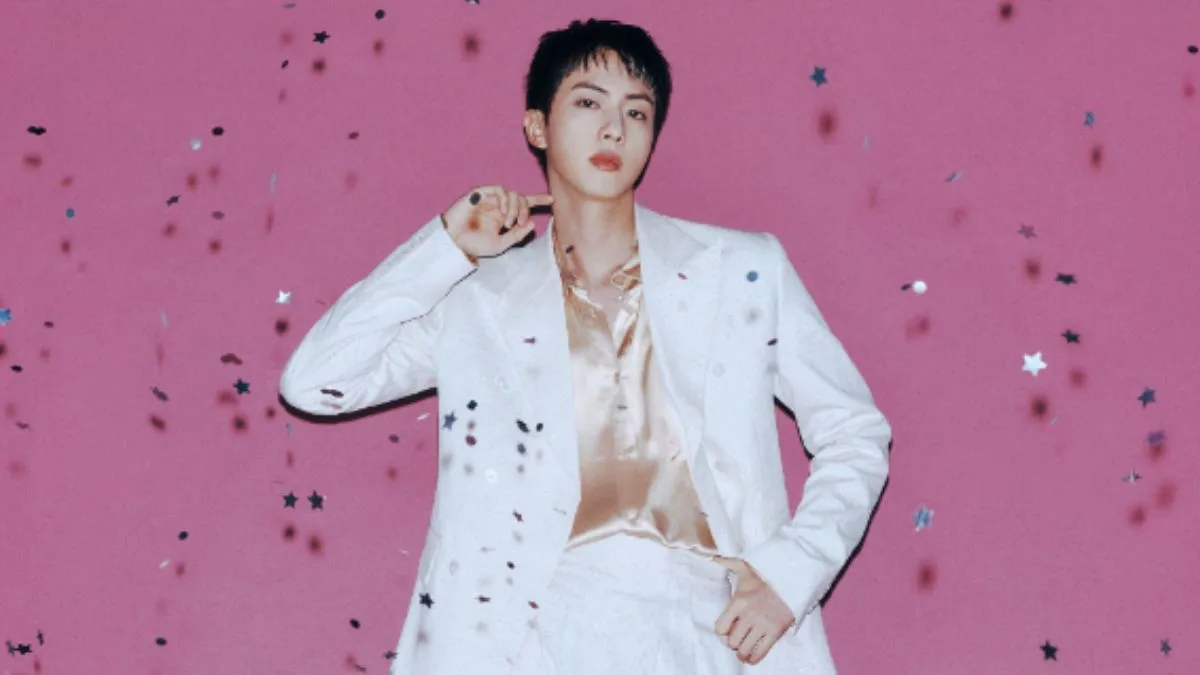 bts-jin-greets-armys-at-incheon-airport-as-he-heads-to-paris-for-2024-olympic-torch-relay-writes-i-will-come-back
