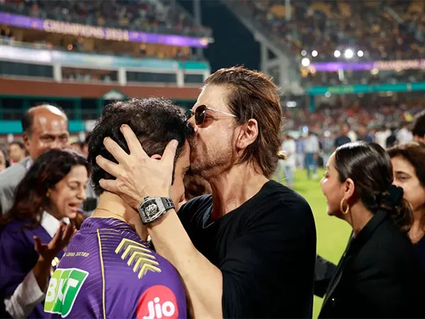 watch-gautam-gambhir-shares-heartwarming-hug-with-kkr-coowner-shah-rukh-khan