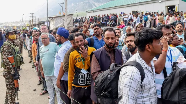 amarnath-yatra-2024-over-3-lakh-devotees-visit-amarnath-cave-in-first-16-days-amarnath-weather-updates