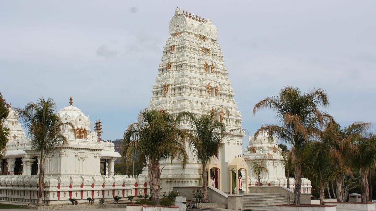 Hindu Temple In United States: Five Must-Vist Famous Temples In USA ...