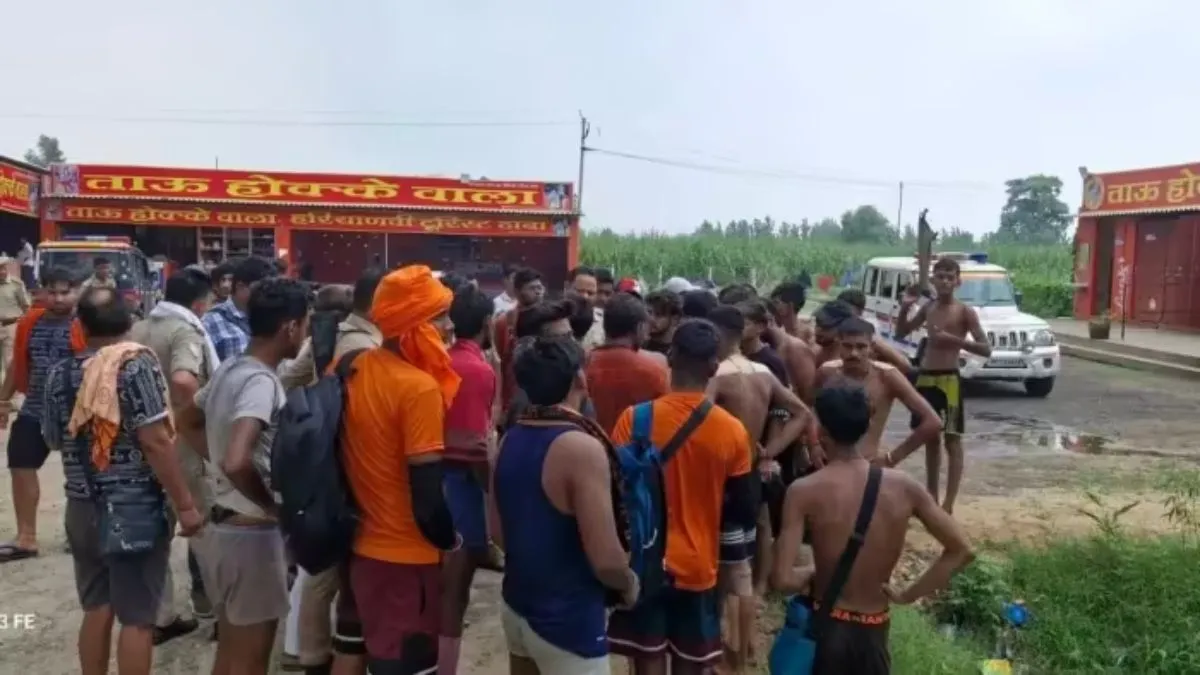 muzaffarnagar-kanwariyas-vandalise-dhaba-over-food-served-containing-onion-garlic