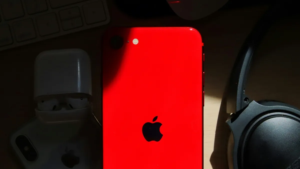 iphone-se-4-price-leaks-launch-date-expected-in-2025-may-borrow-this-design-trait-of-apple-iphone-16-release-date-specifications