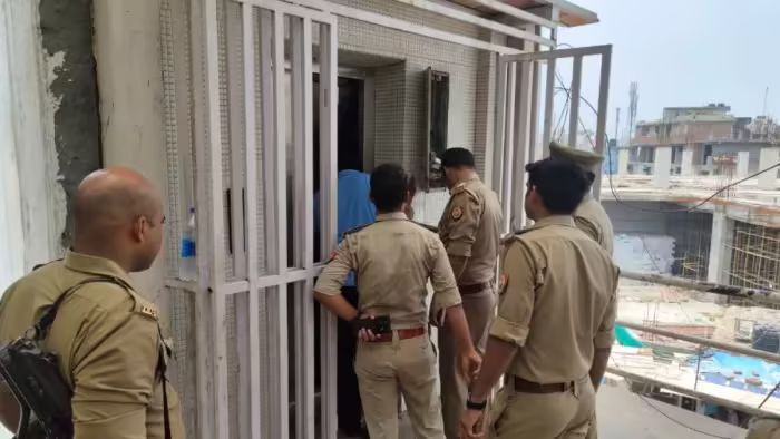 noida-engineer-gets-trapped-in-fob-lift-near-sector-70-basai-village-rescued-after-an-hour