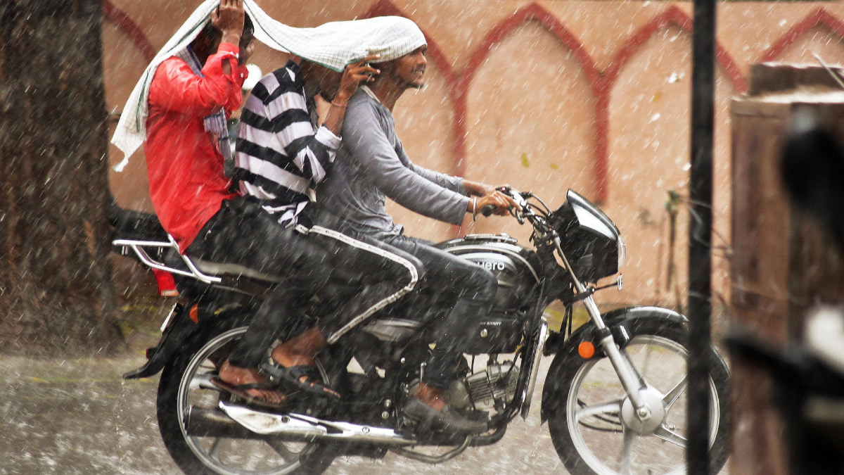 Delhi Weather Today: Cloudy Skies And Light Rain Expected, AQI To ...