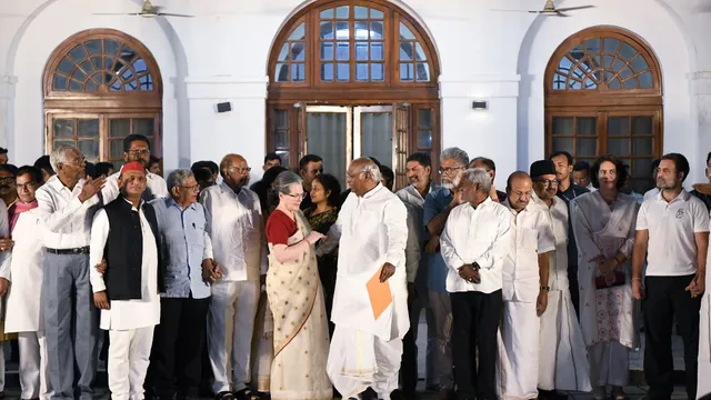 opposition-india-bloc-to-protest-against-discriminatory-budget-at-parliament-today