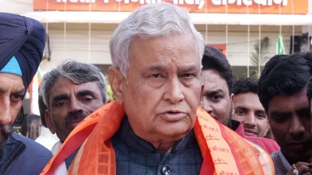 kirodi-lal-meena-hands-over-evidence-of-rpsc-paper-leak-to-sog-warns-of-satyagraha-against-inaction