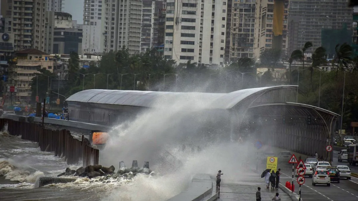 maharashtra-rains-mumbai-imd-red-alert-pune-400-rescued-mumbai-rains-pune-weather-updates-death-toll-videos