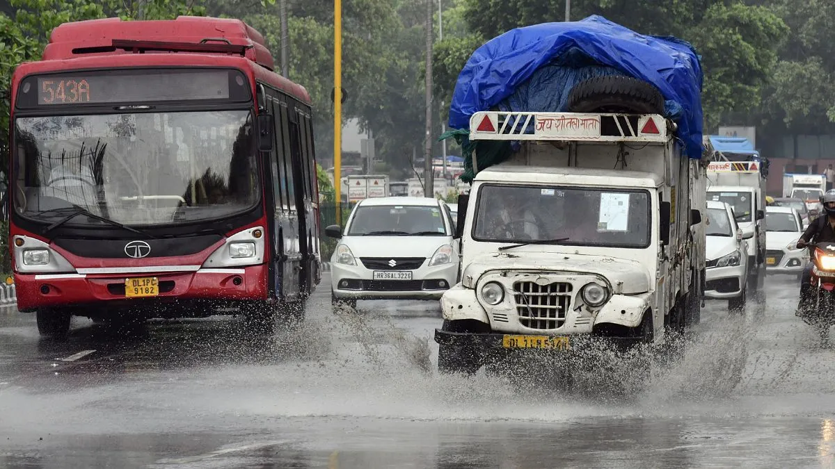 delhi-rain-today-national-capital-noida-weather-update-traffic-snarl-waterlogging-imd-rain-forecast-yellow-alert-latest-news