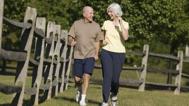 is-it-good-to-walk-immediately-after-eating-food-benefits-of-walking-100-steps-post-meals