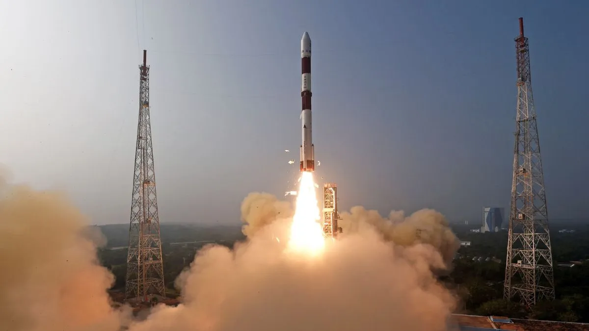 gaganyaan-update-undertraining-indian-astronaut-to-fly-to-space-station-on-nasa-mission-on-axiom-space-shuttle