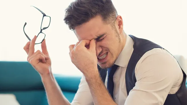 can-mental-stress-cause-vision-problems-expert-explains