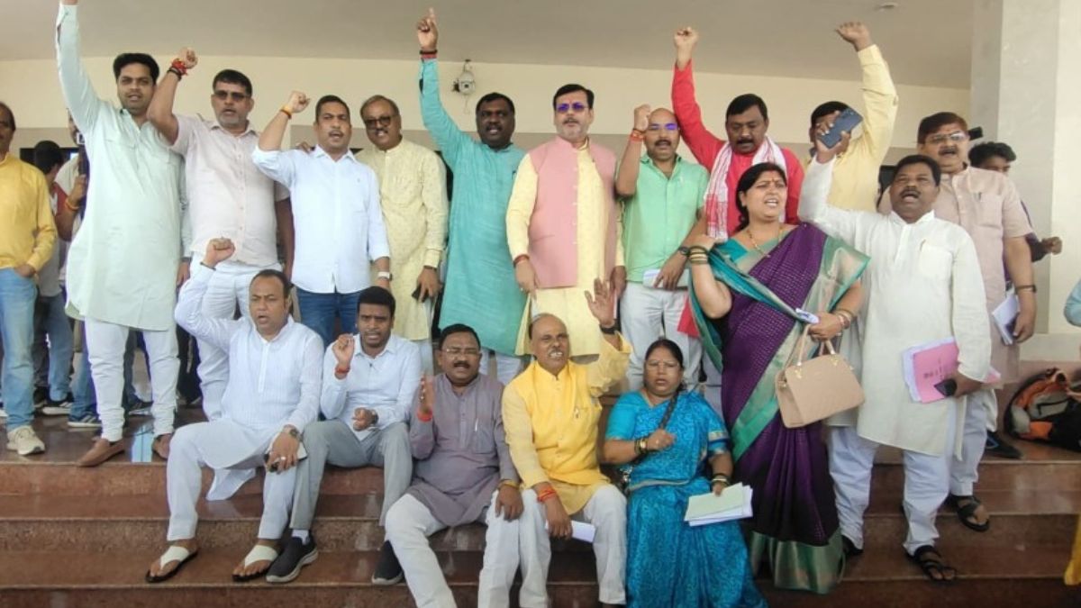 18 Oppn MLAs Suspended From Jharkhand Assembly After Their Protest Against  CM Hemant Soren, BJP Cries Foul