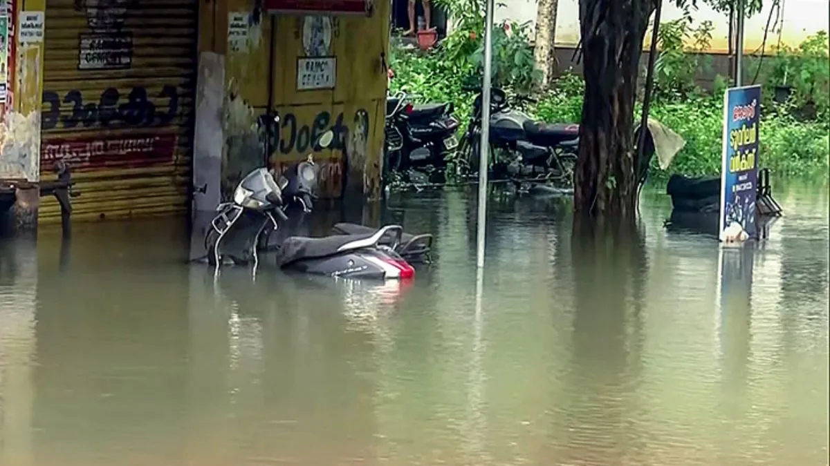 kerala-rain-today-yellow-alert-issued-for-these-9-districts-schools-closed-amid-heavy-downpour-rain-to-continue-till-august-2-kerala-lateest-news