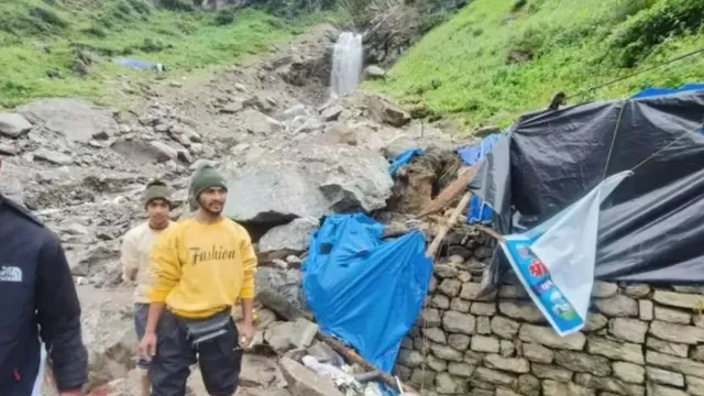 uttarakhand-rain-dead-missing-kedarnath-pilgrims-flood-dehradun-river-overflowing-red-orange-alert-updates