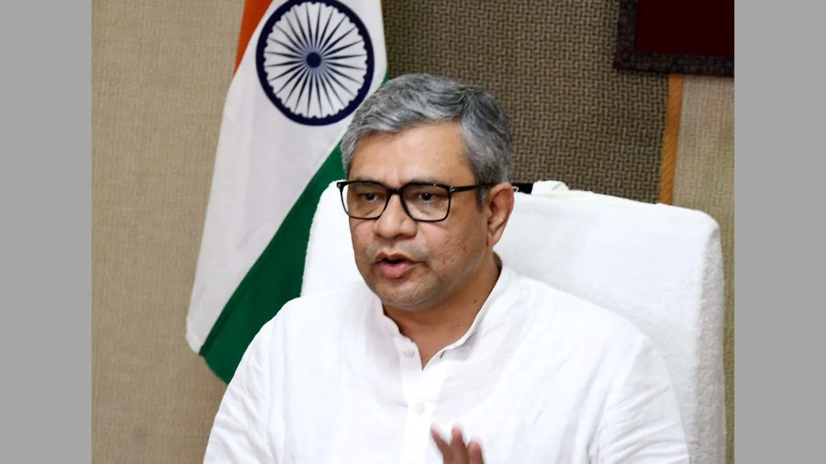 kavach-automatic-train-protection-system-to-be-operational-on-mumbaidelhikolkata-route-by-march-2025-railway-minister