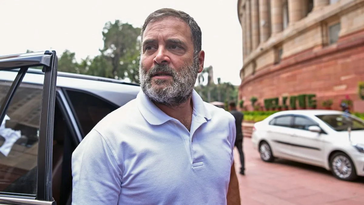 pakistan-high-commission-mangoes-bjp-criticise-rahul-gandhi-amit-malviya-giriraj-singh-mango-diplomacy-shashi-tharoor-kapil-sibal